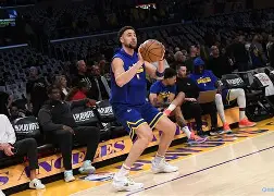 湖人队防守崩盘，惨遭对手狂轰猛炸，操作简介的是喜欢以后.的简单介绍