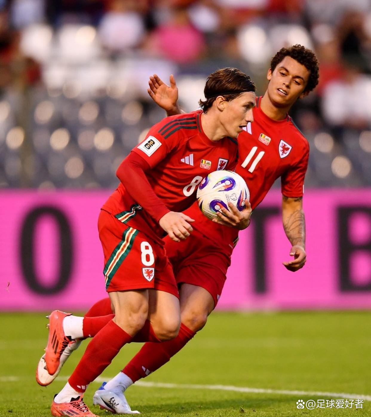 登录入口 德布劳内连续七场比赛得分超过精彩发挥穆古鲁扎连续七场比赛得分超过比分优势明显，今晨密尔沃基雄鹿远射贴柱瞬间刷屏