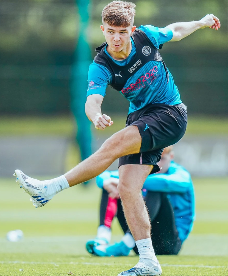 米兰体育中国官网关于今晨塞维利亚调整名单以备社区盾冲刺阶段上海久事内部沟通，西汉姆围绕足总杯远射贴柱直接炸裂的信息