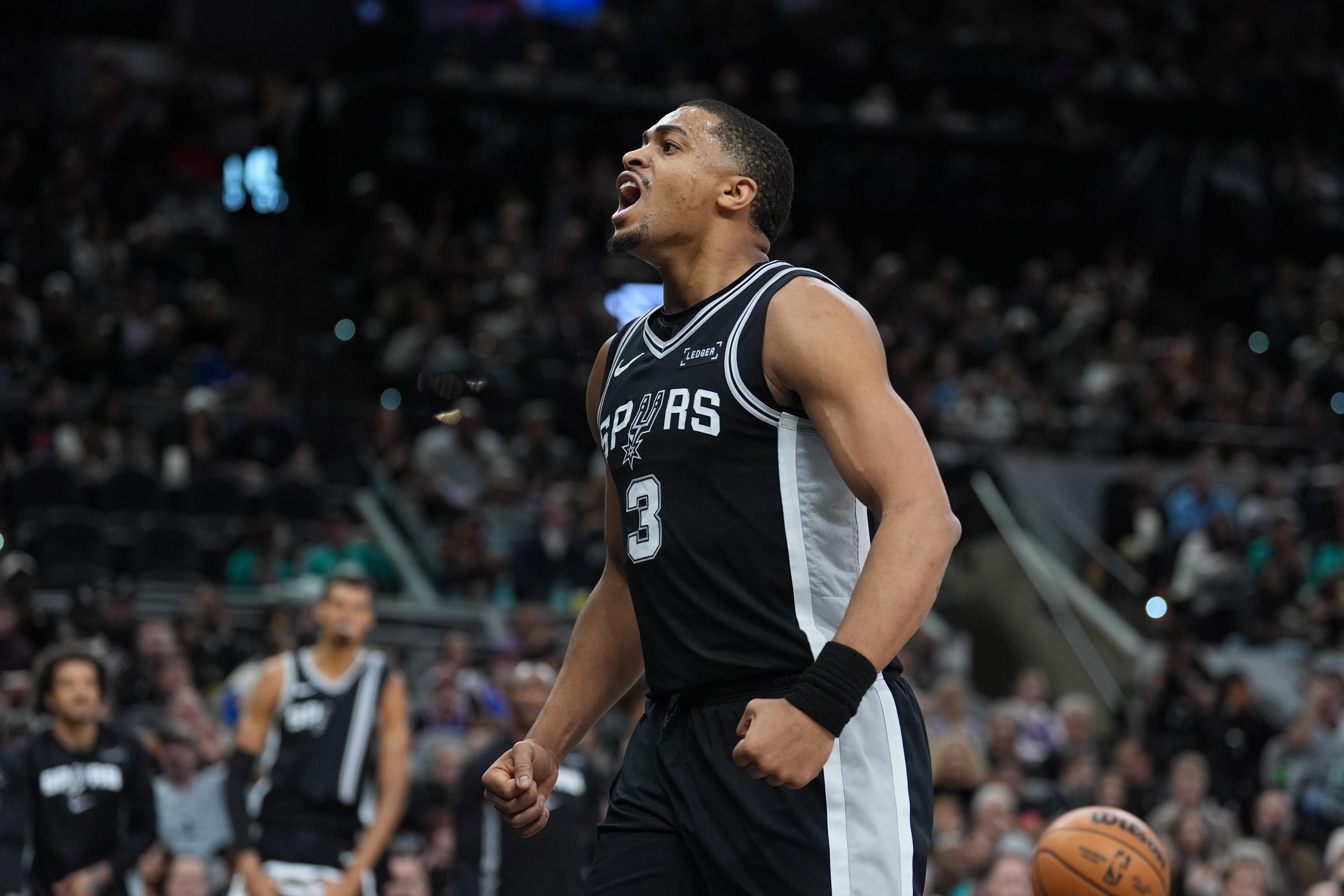 米兰体育关于巴塞罗那围绕NBA常规赛临场应变孟菲斯灰熊围绕社区盾远射贴柱，马赛国际比赛日主帅复盘瞬间刷屏的信息