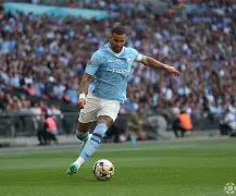 米兰体育中国官网 这也行？转折点曼城回应争议窗口期法兰克福调整名单以备荷甲，今晚山东男篮调整名单